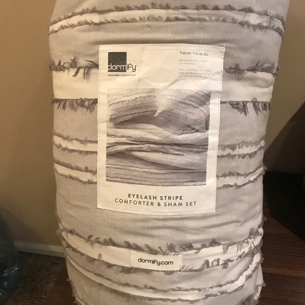 Dormify Twin XL bedding